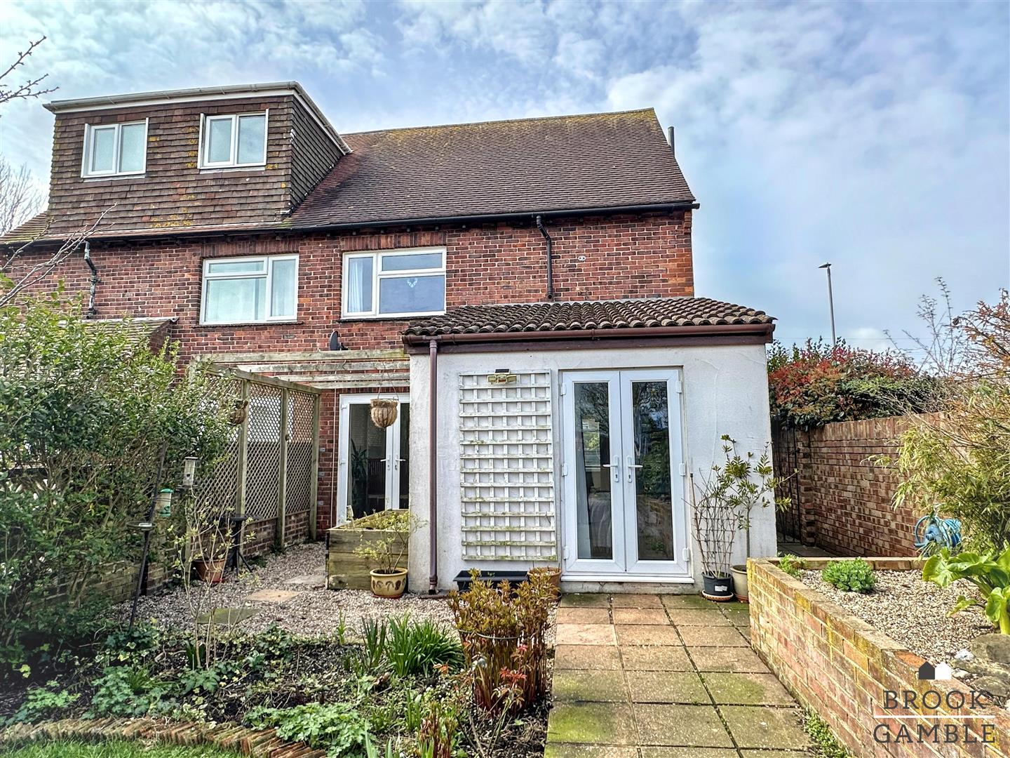 4 Bedroom House. Langney Rise in Eastbourne,  25